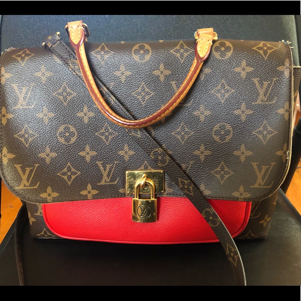 Louis Vuitton Purse (100% Authentic)